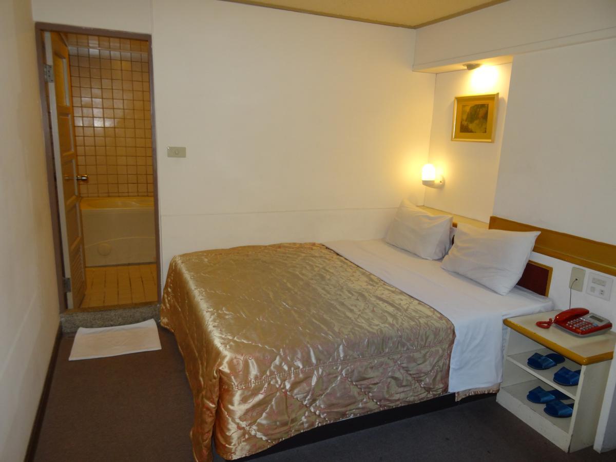 Jia Xin Hotel Chiayi City Exterior foto